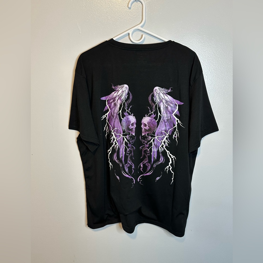 Men’s Graphic Tee Size XL